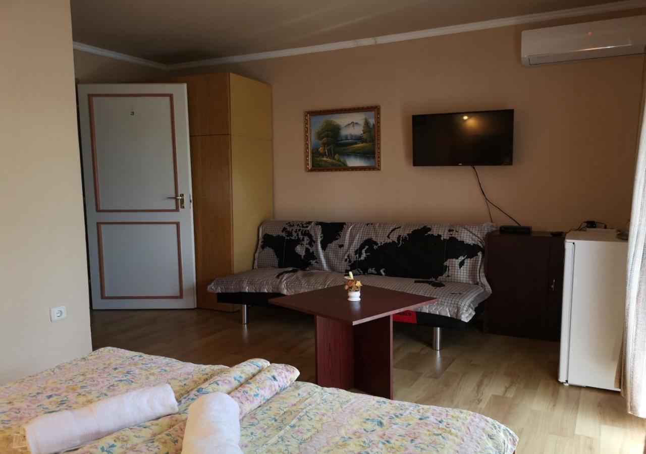 Vitorlas Apartmanhaz 希欧福克 外观 照片
